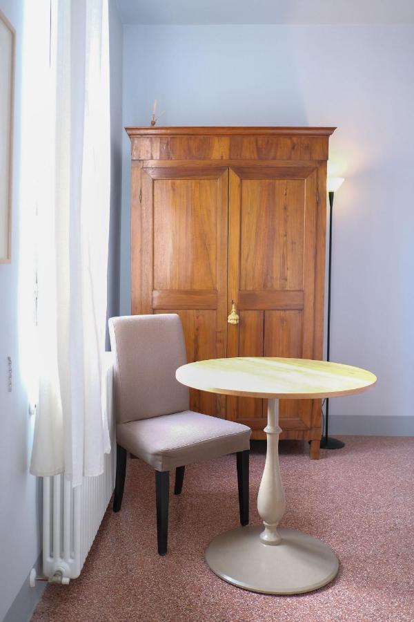 Vicolo Folletto Home เรจโจเอมิเลีย ภายนอก รูปภาพ