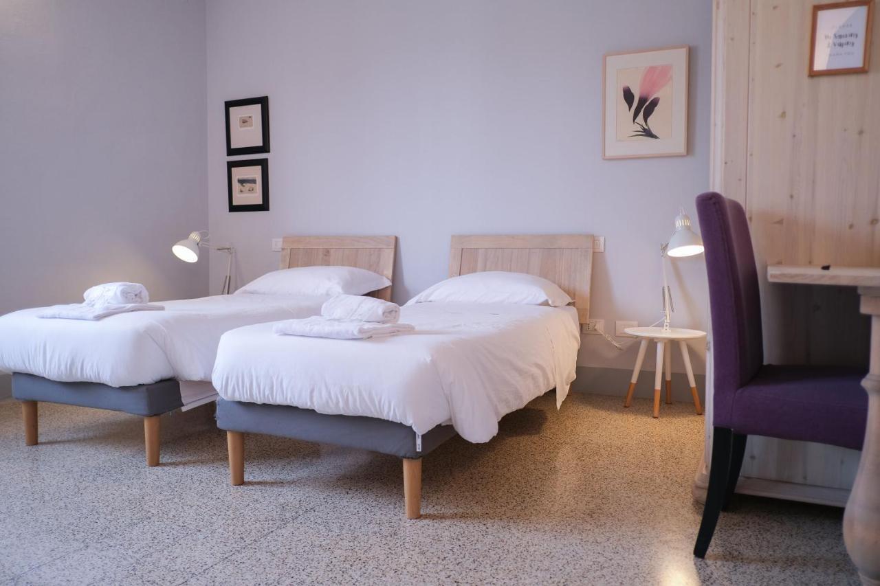 Vicolo Folletto Home เรจโจเอมิเลีย ภายนอก รูปภาพ